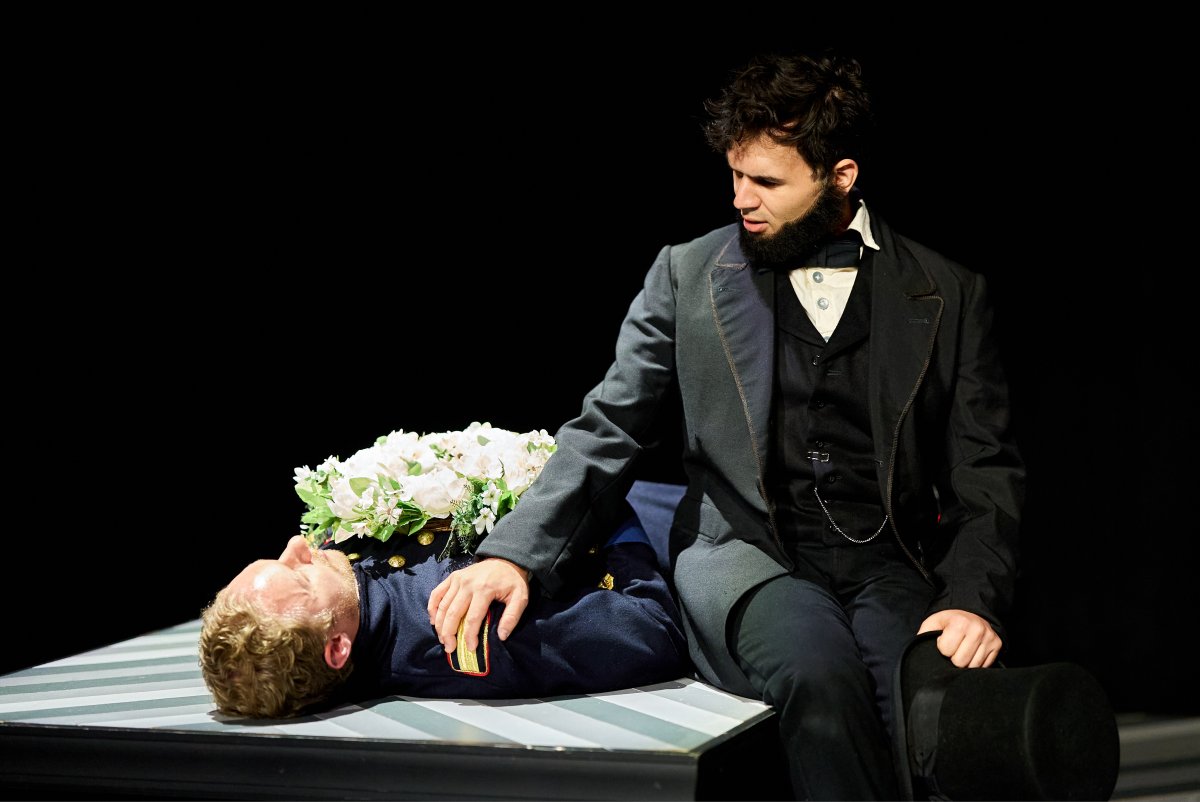 Yours Forever, Lincoln